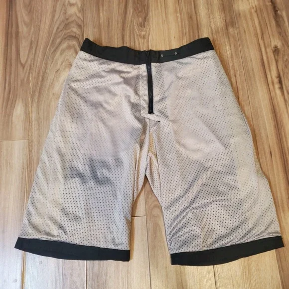 Fox Racing MTB Riding Shorts Sz 32 Ranger Style Ratcheting Waist Cargo Pockets - Picture 16 of 16